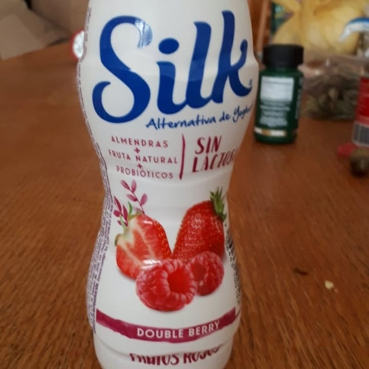 photo of Silk Alternativa del Yoghurt Bebible de Frutos Rojos shared by @aleegz on  23 Jul 2020 - review