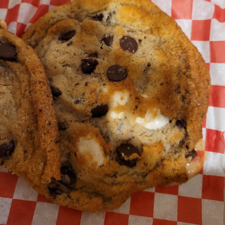 review photo of Sweet Beets Smores cookie shared by @leo on 12 Oct 2021 - review