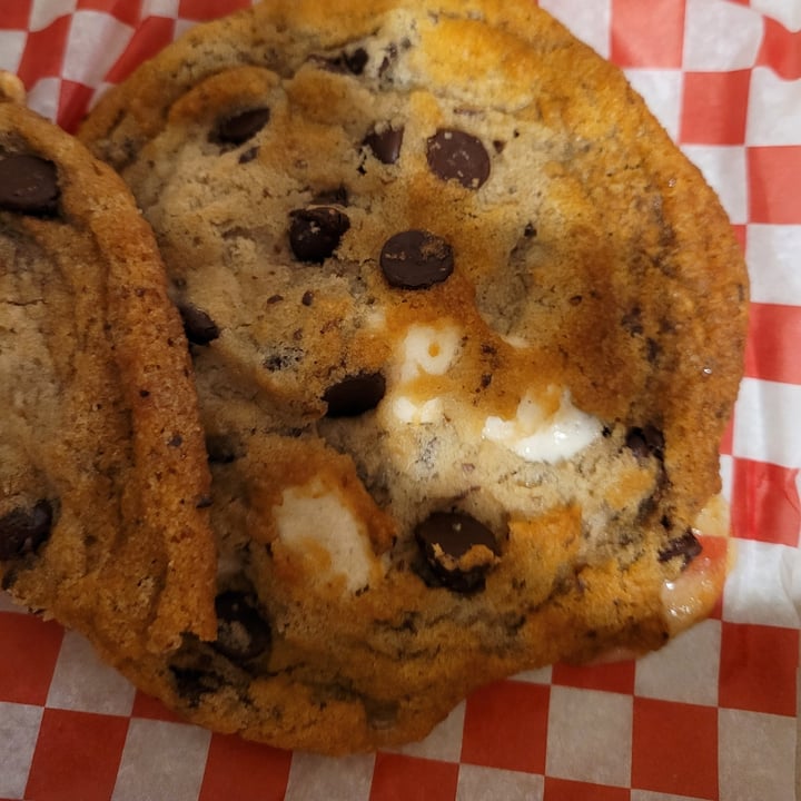 photo of Sweet Beets Smores cookie shared by @leo on  12 Oct 2021 - review