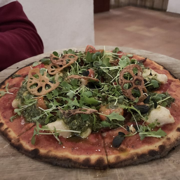 photo of The Green Spot Buckwheat Flour Pizza with Cashew Cheese, Pumpkin Sausage, Lotus Root and Kale Pesto shared by @lunafernandez on  14 Feb 2021 - review