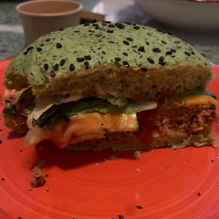 review photo of Flower Burger Jungle Burger shared by @marscorti on 25 Jun 2022 - review