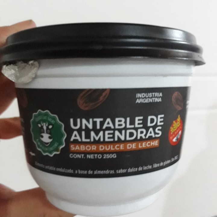 photo of Felices Las Vacas Untable de Almendras sabor Dulce de Leche shared by @mariavporlosanimales on  04 May 2020 - review