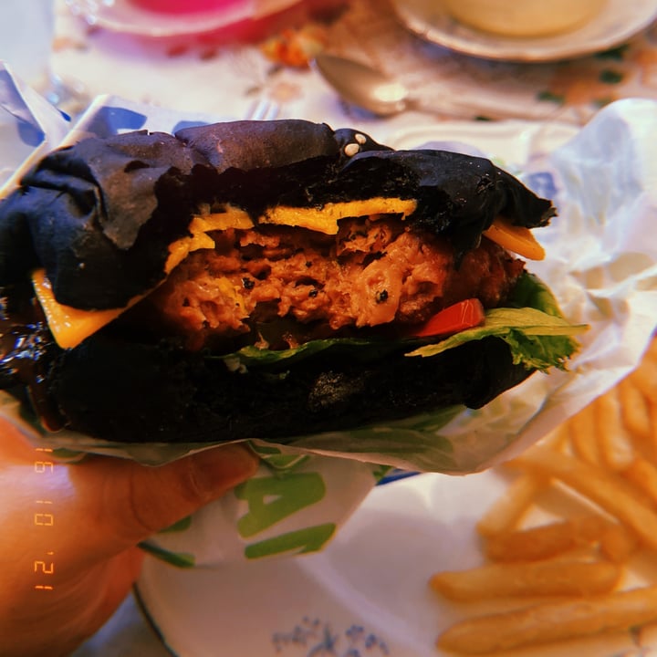 photo of Forever Vegano Hamburguesa shared by @adriananaranjo on  18 Oct 2021 - review