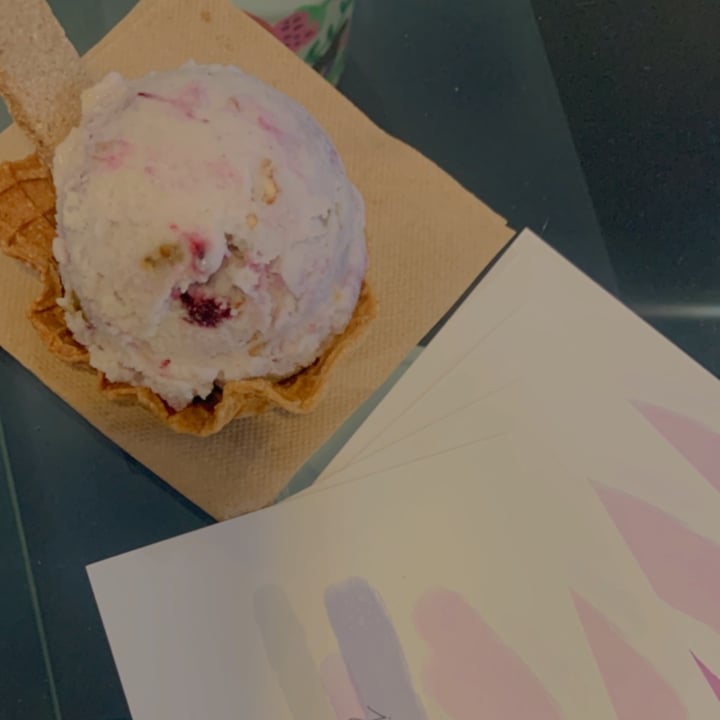 review photo of Nieve de Olla Helado de Jacaranda shared by @scarlettvegana on 11 May 2022 - review