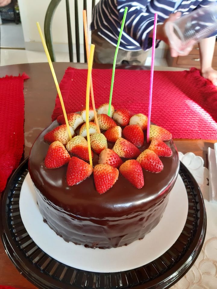 review photo of Tomates Verdes Fritos: Pastelería Vegana Torta de chocolate y ganache shared by @leitolady on 02 Nov 2019 - review