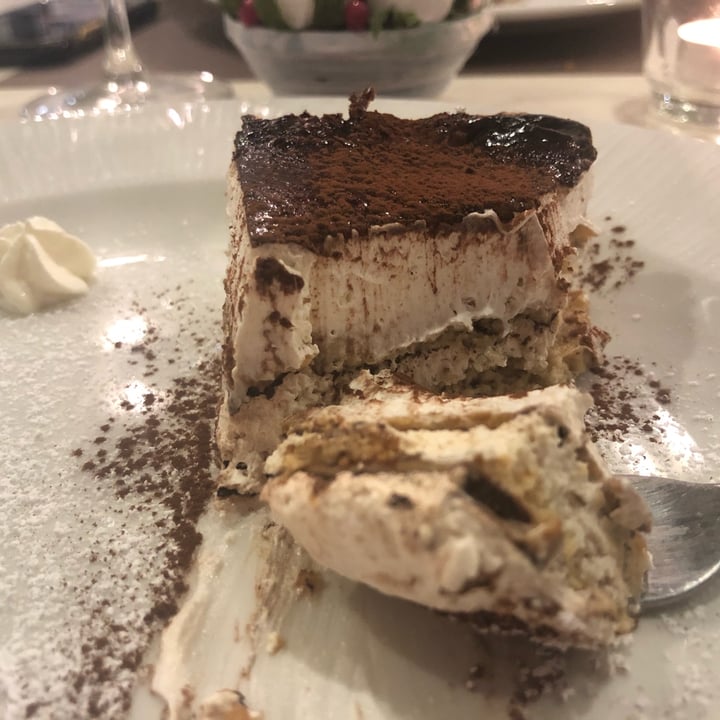 photo of Food Love Tiramisù shared by @aikaetobi on  09 Jan 2022 - review