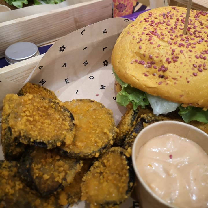 photo of Flower Burger Hercules Burger shared by @daisycat on  06 Nov 2022 - review