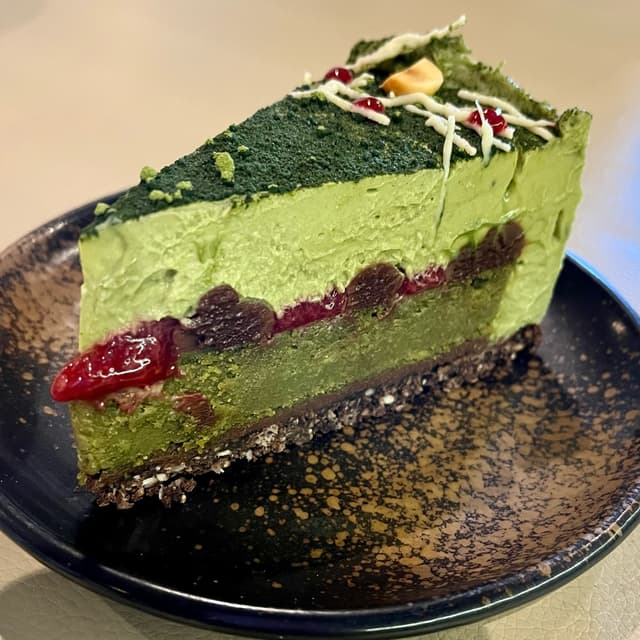 Photo of the dish “Niko Neko White Chocolate Matcha Cake”
