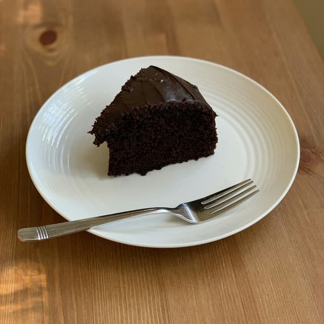 菜肴“Housemade Triple Chocolate Cake”的照片