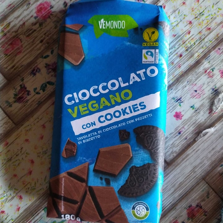 photo of Vemondo Cioccolato vegano con cookies shared by @ramocchia on  12 Jan 2023 - review