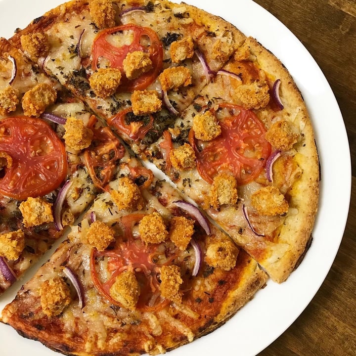 photo of American Flatbread Vegan Harvest Pizza shared by @broccolirobe on  29 Jun 2020 - review