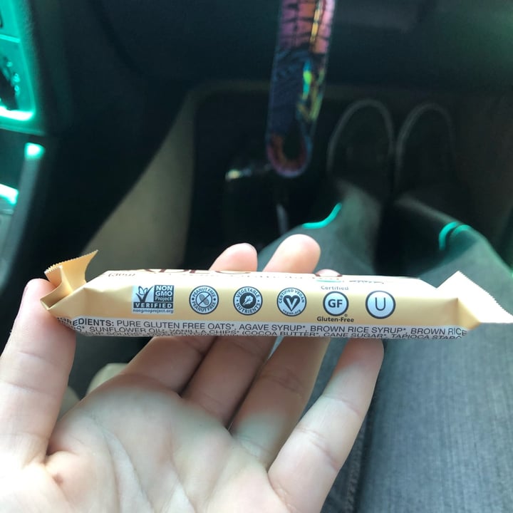 review photo of Made Good Cookies and cream granola bars shared by @gnargnarbinks402 on 19 Jun 2022 - review