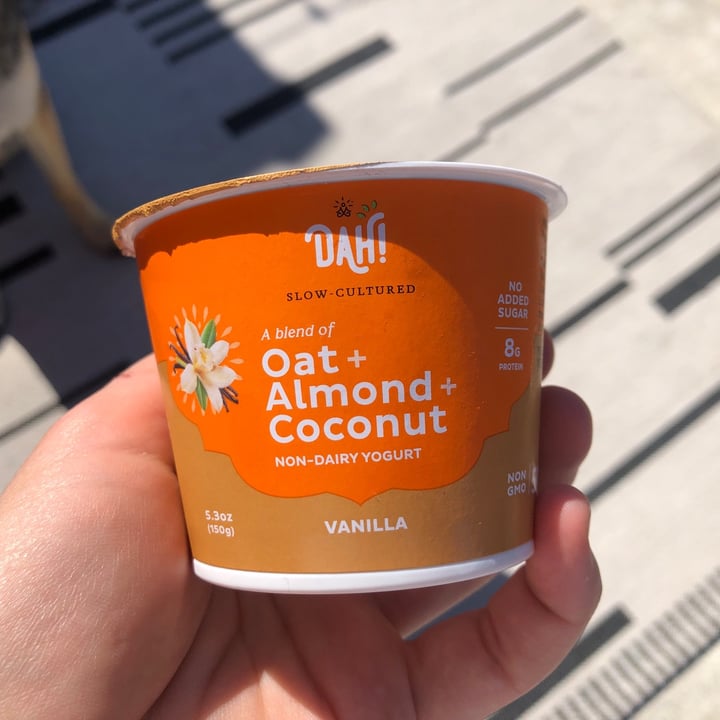 photo of Dahlicious Oat + Almond + Coconut Non-Dairy Yogurt - Vanilla shared by @smallbird on  17 Jun 2021 - review