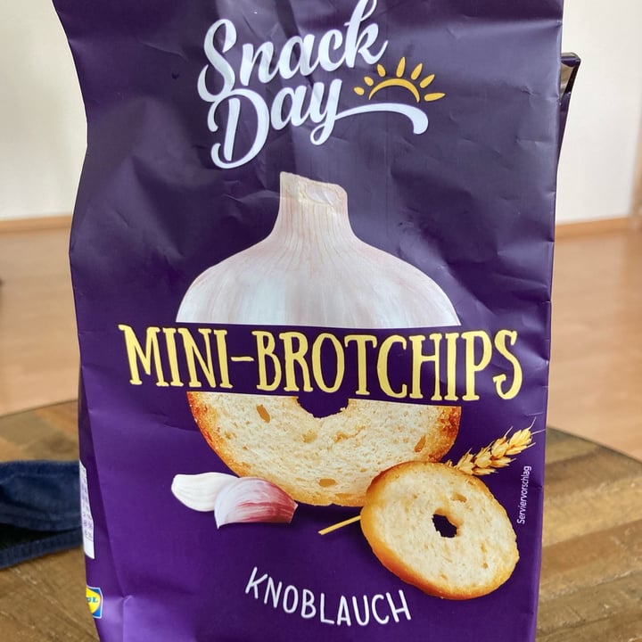 Snack Day Mini Brotchips 'Knoblauch' Review | abillion