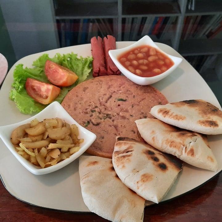 photo of House Of Hummus English breakfast shared by @shira23 on  16 May 2020 - review