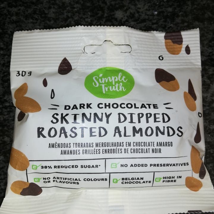 photo of Simple Truth Salted Caramel Skinny dipped roasted almonds shared by @natasha1912 on  28 Nov 2020 - review
