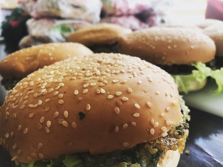 review photo of De Nobles Hamburguesa lenteja especial shared by @johanramirez91 on 23 Aug 2019 - review