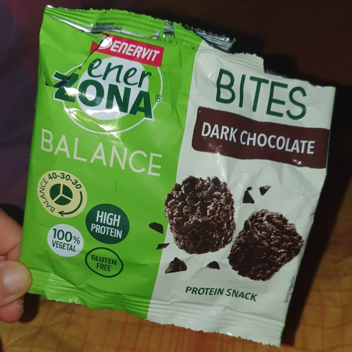 review photo of Enervit Bites Dark Chocolate shared by @erikaciardiello12 on 22 May 2022 - review