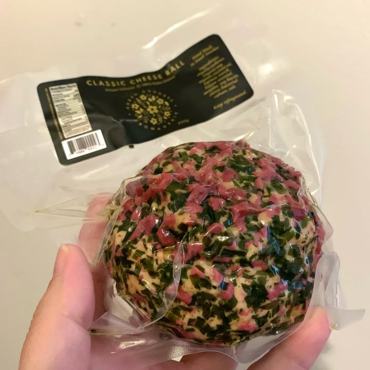 photo of Green Goddess Fromagerie Classic Cheese Ball shared by @seitanjunkie on  27 Dec 2021 - review