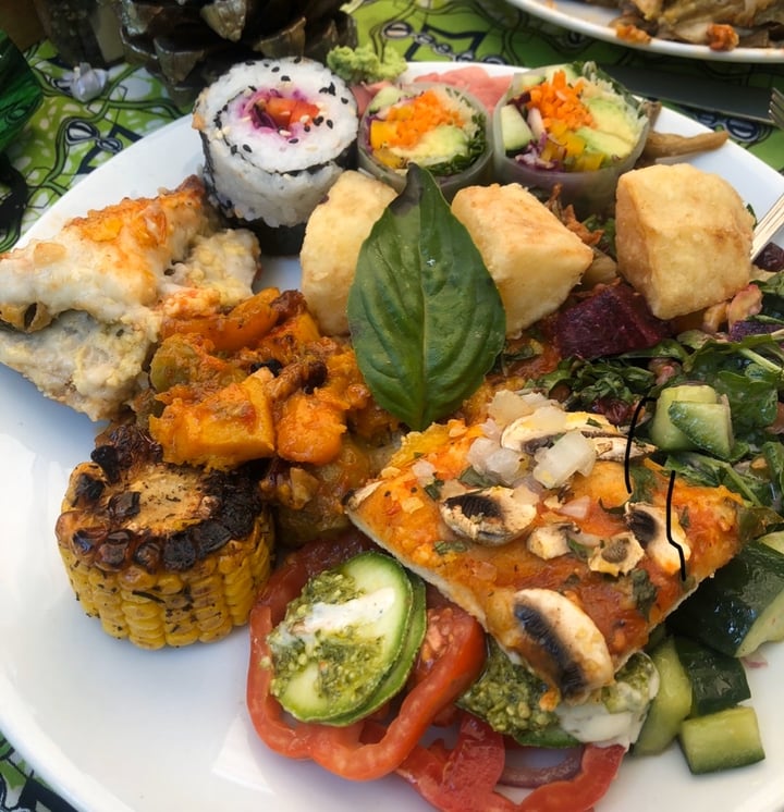 photo of Leafy Greens Plant based buffet shared by @erinjaimeheart on  16 Apr 2020 - review