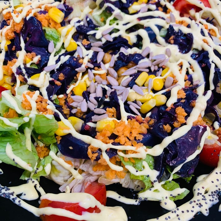 photo of Black Salad Ensalada De Verano shared by @jordisupergeorge on  29 Jul 2021 - review
