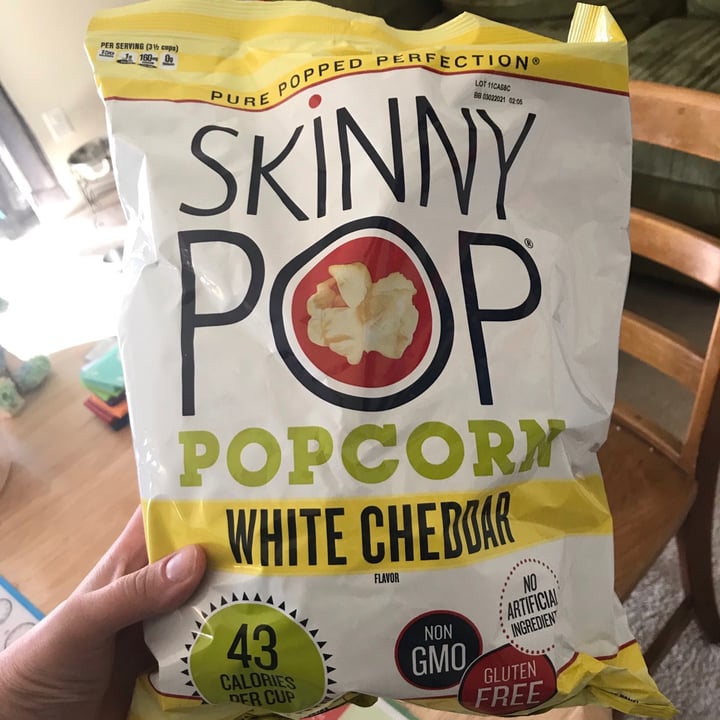 photo of Skinny Pop Skinny Pop White Cheddar Popcorn shared by @catsgoodnight on  06 Jan 2021 - review