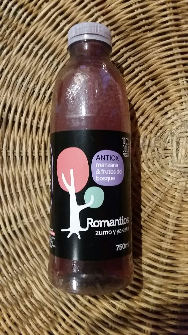 photo of Romantics Zumo de manzana y frutos del bosque shared by @trasta on  24 Mar 2020 - review