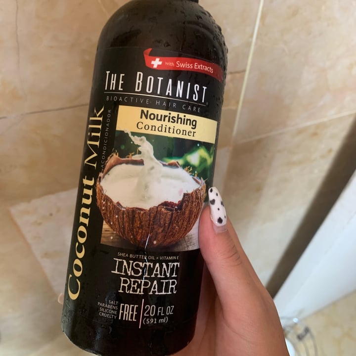 photo of The Botanist Coconut Milk Nourishing Shampoo shared by @fridamoca on  11 May 2021 - review