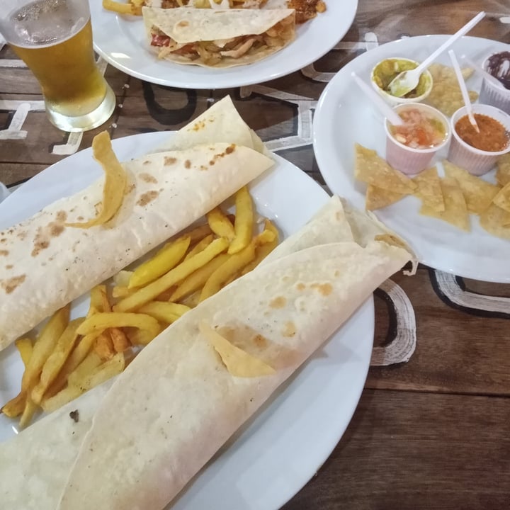 photo of Tacopado Comida Mexicana Burrito Vegano shared by @juanalamothecoulomme on  04 Oct 2021 - review