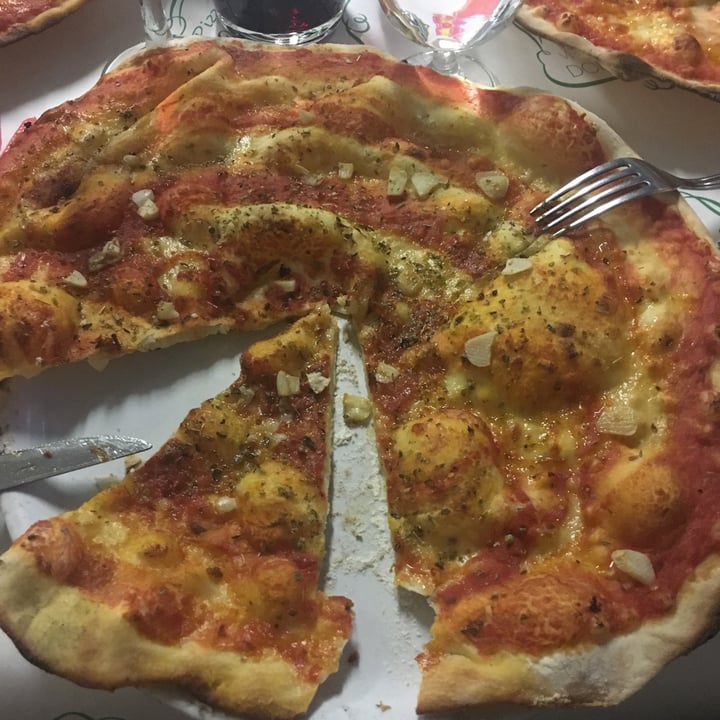 review photo of Pizzeria Del Cacciatore Pizza Marinara shared by @veganpassion on 02 Oct 2021 - review