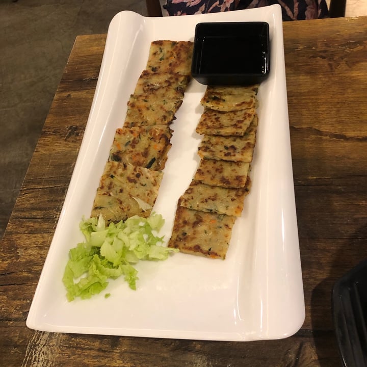 photo of Daehwa Vegetarian 야채전 Yachae Jeon (Vegetable Pancake) shared by @meltingpotatoes on  06 Nov 2021 - review