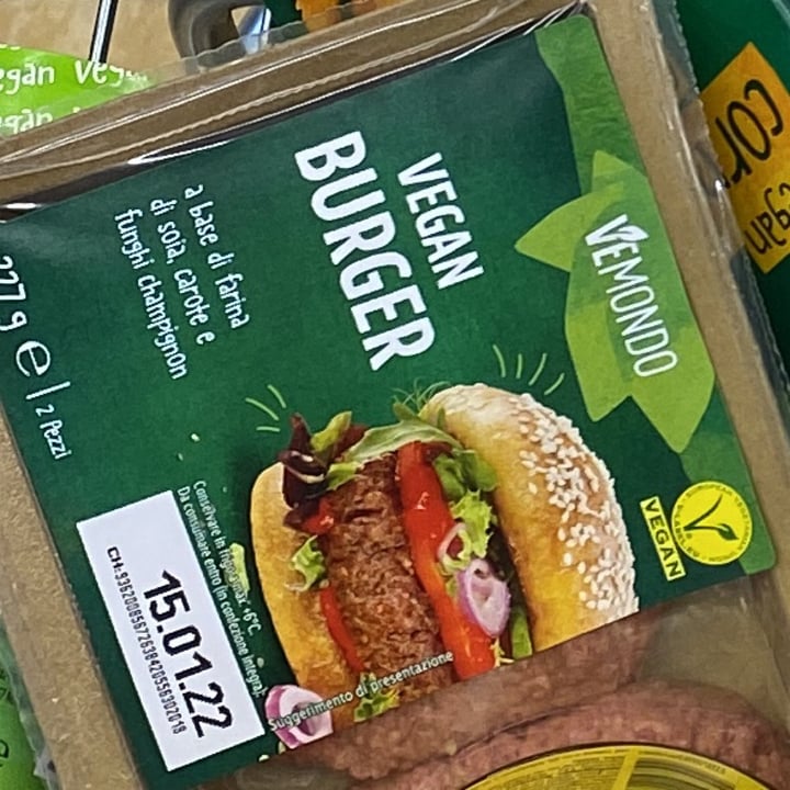 review photo of Vemondo Vegan Burger a base di farina di soia, carote e funghi champignon shared by @susannaporto on 12 Apr 2022 - review