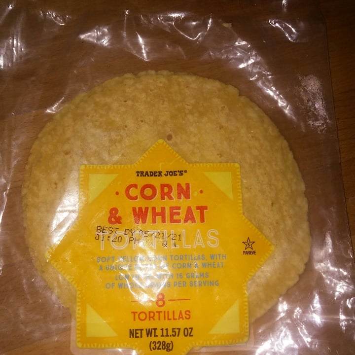 photo of Trader Joe's Corn & wheat tortilla shared by @nomurk on  28 Jun 2021 - review