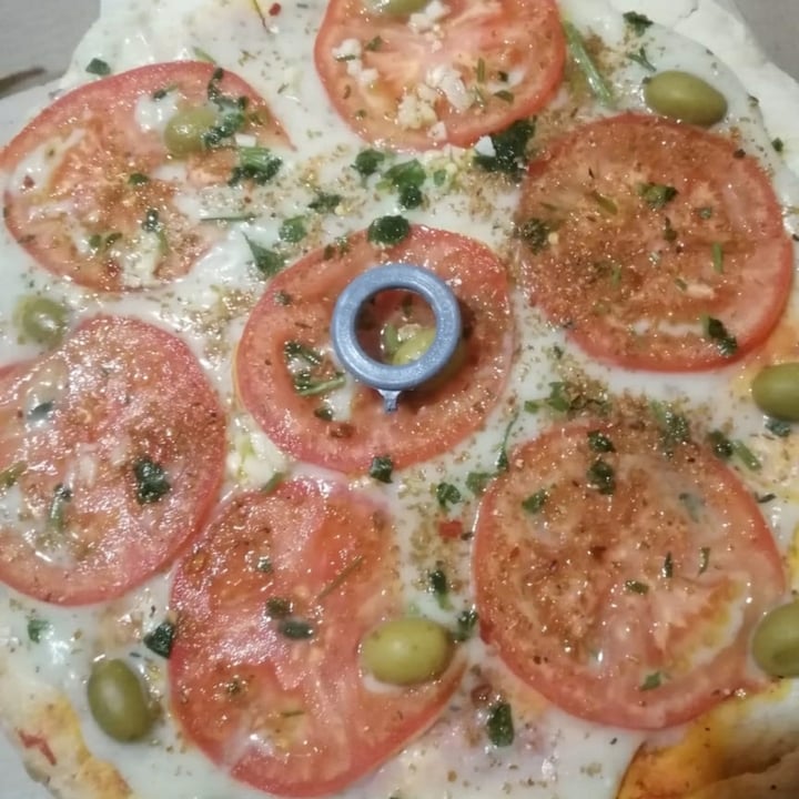 photo of Fourmi Vegan Pizza napolitana shared by @veganbandit on  09 Sep 2020 - review