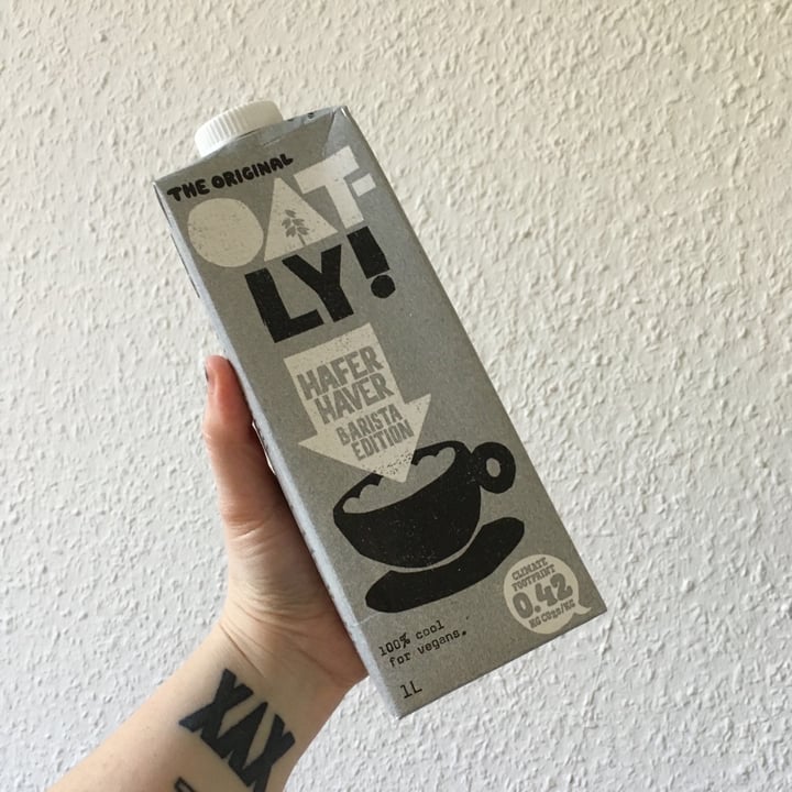 photo of Oatly Oat Drink Barista Edition  shared by @lepand on  06 Apr 2020 - review