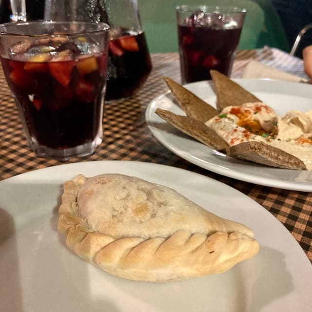菜肴“Empanada”的照片