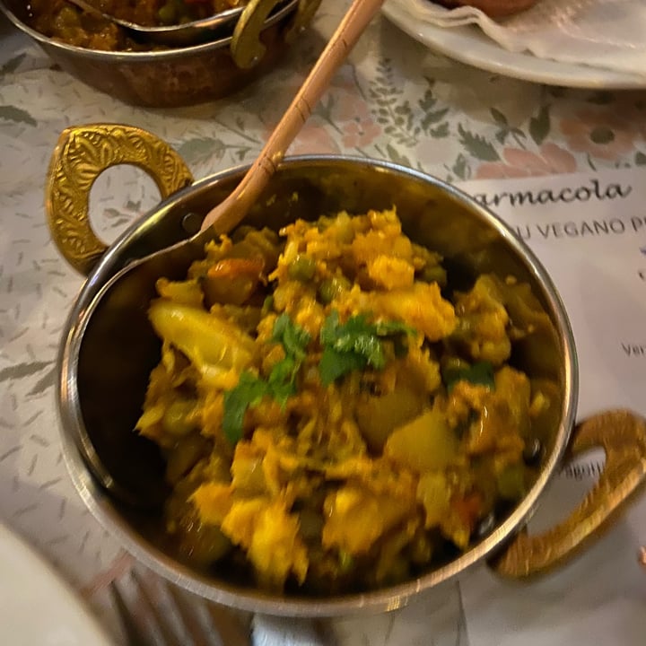 photo of Karmacola Aloo Gobbi shared by @aledece on  09 Dec 2021 - review