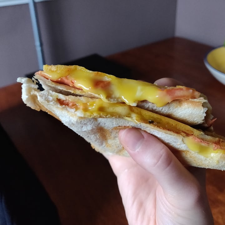 photo of Applewood Applewood Vegan Smoky Cheese Alternative  shared by @sopheen on  30 Jan 2021 - review