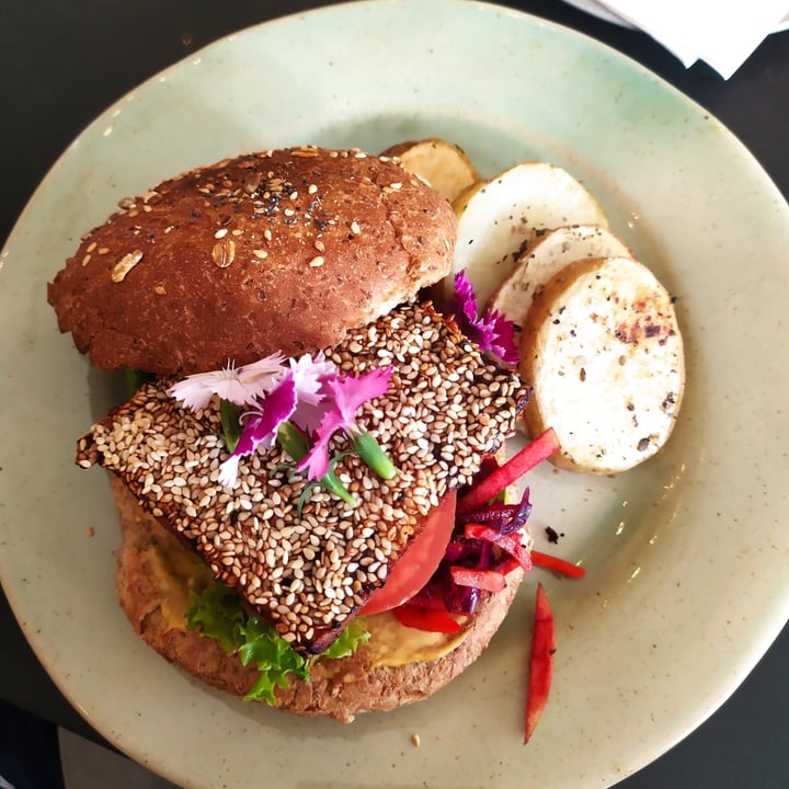 photo of Lexi's Healthy Eatery Tofu Tango Burger shared by @deidrejohnson on  20 Jun 2022 - review