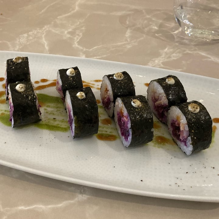 photo of Linfa Milano - Eat Different Jackfruit Crab Sushi shared by @sottolapellepodcast on  29 Jan 2022 - review