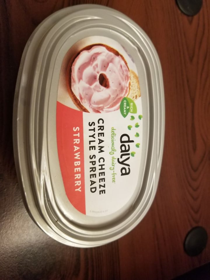 photo of Daiya Cream Cheese Style Spread Strawberry shared by @elliehart on  22 Aug 2019 - review