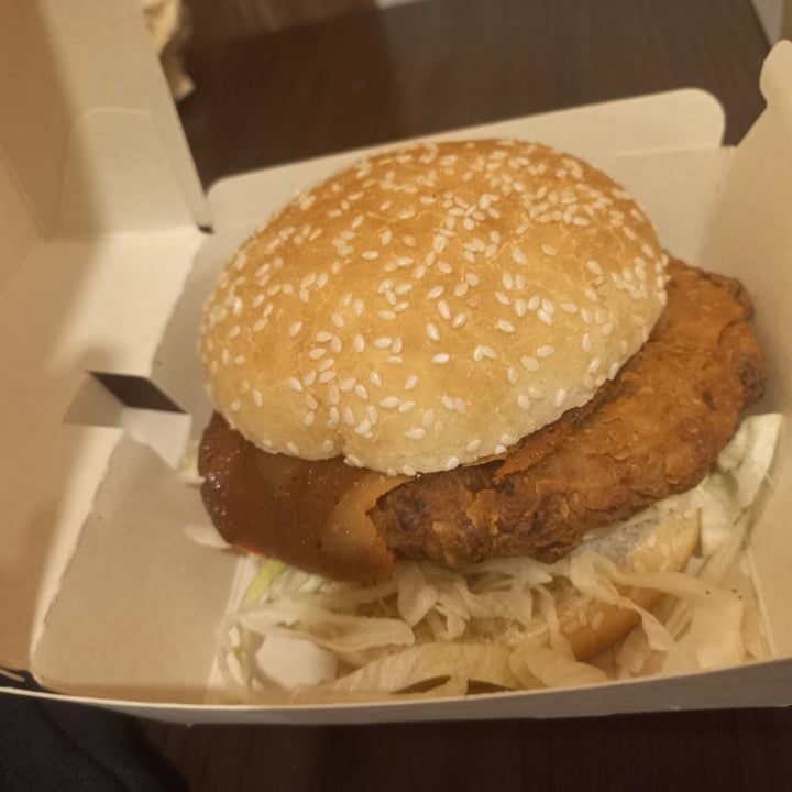 photo of Future Vurger Bacon Maple Crunch Burger shared by @alessa182 on  01 Dec 2022 - review