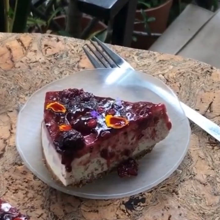 review photo of CASA NUEZA Torta De Caju Y Maracuya shared by @marielapazizurieta on 30 Jun 2021 - review