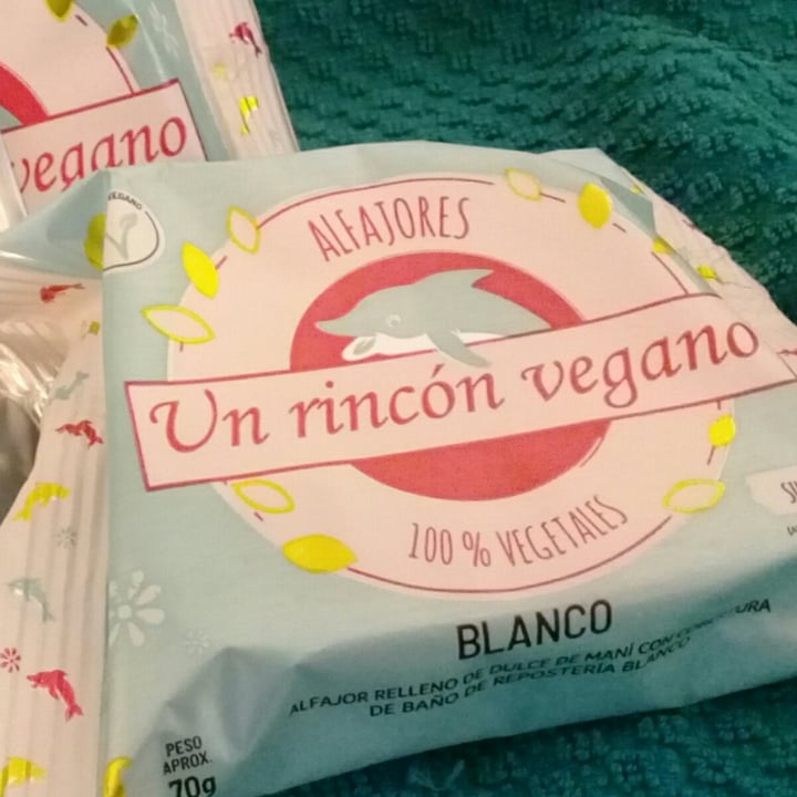 photo of Un Rincón Vegano Alfajor Chocolate Blanco shared by @martbass on  12 Jun 2020 - review