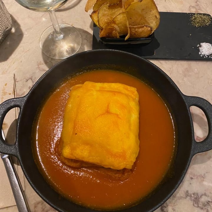 photo of Ao 26 - Vegan food project Francesinha shared by @ericadavide on  15 Apr 2022 - review