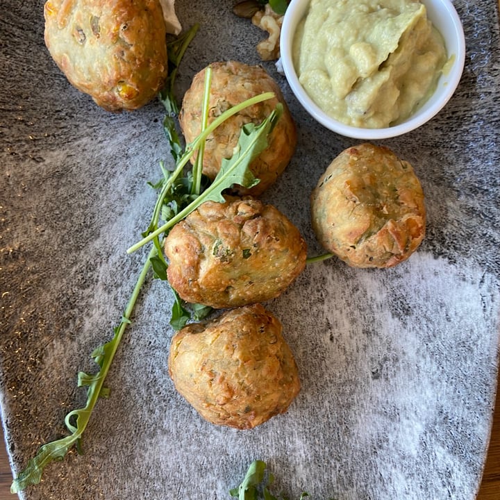 photo of Doppio Zero Pealafel Fritters shared by @plantbasedstorm on  10 Apr 2021 - review
