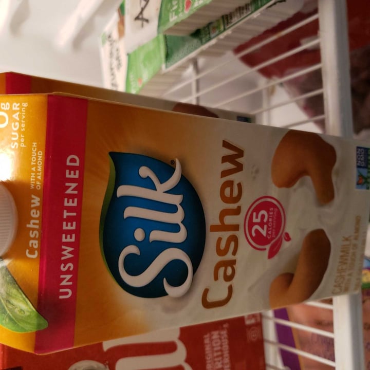 photo of Silk Unsweetened Vanilla Creamy Cashew Milk shared by @luckyyiam27 on  03 Jan 2020 - review