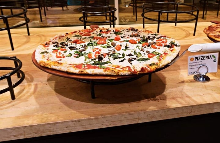 photo of Whole Foods Market Vegan italian pizza shared by @jaquelineruck on  08 Oct 2019 - review