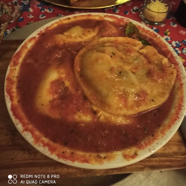 photo of Veinticinco Restaurant Raviolis De Berenjenas Ahumadas Al Curry C/Salsa Tres Tomates shared by @diegokero on  14 Feb 2021 - review