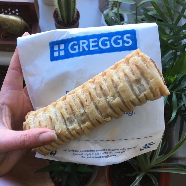 photo of Greggs Vegan Sausage Roll shared by @blythe on  15 Mar 2019 - review